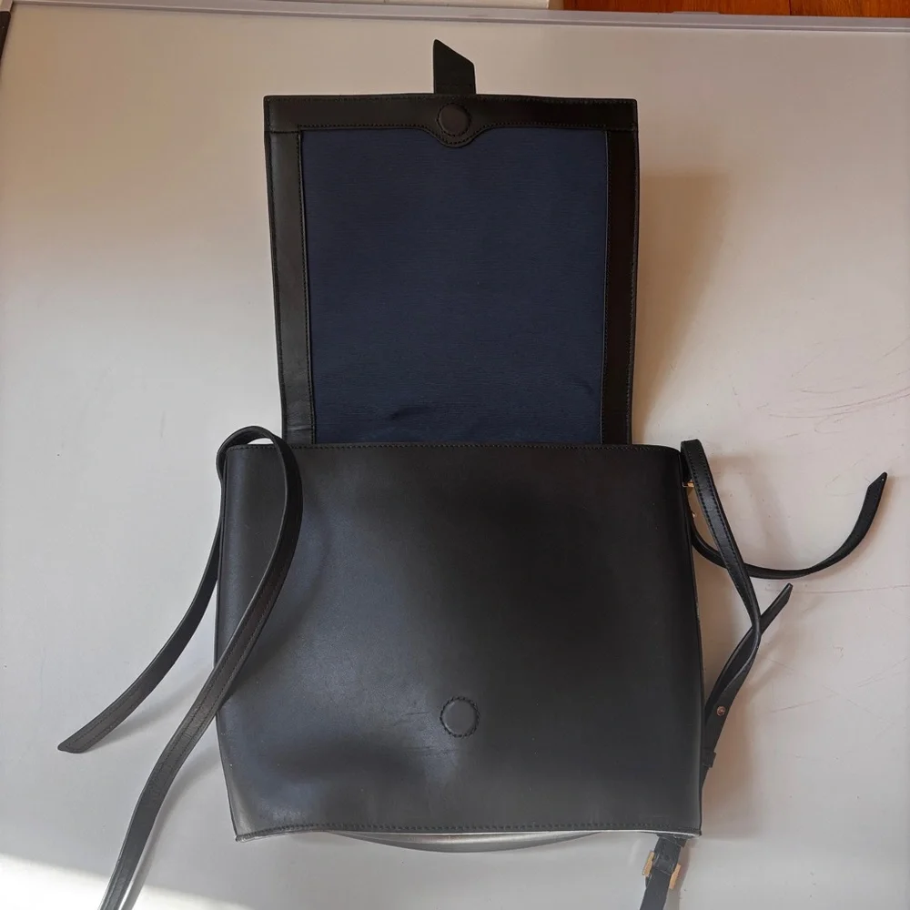 Cole Haan Vestry Saddle Bag in Black‎ Crossbody Leather Purse Gold Hardware